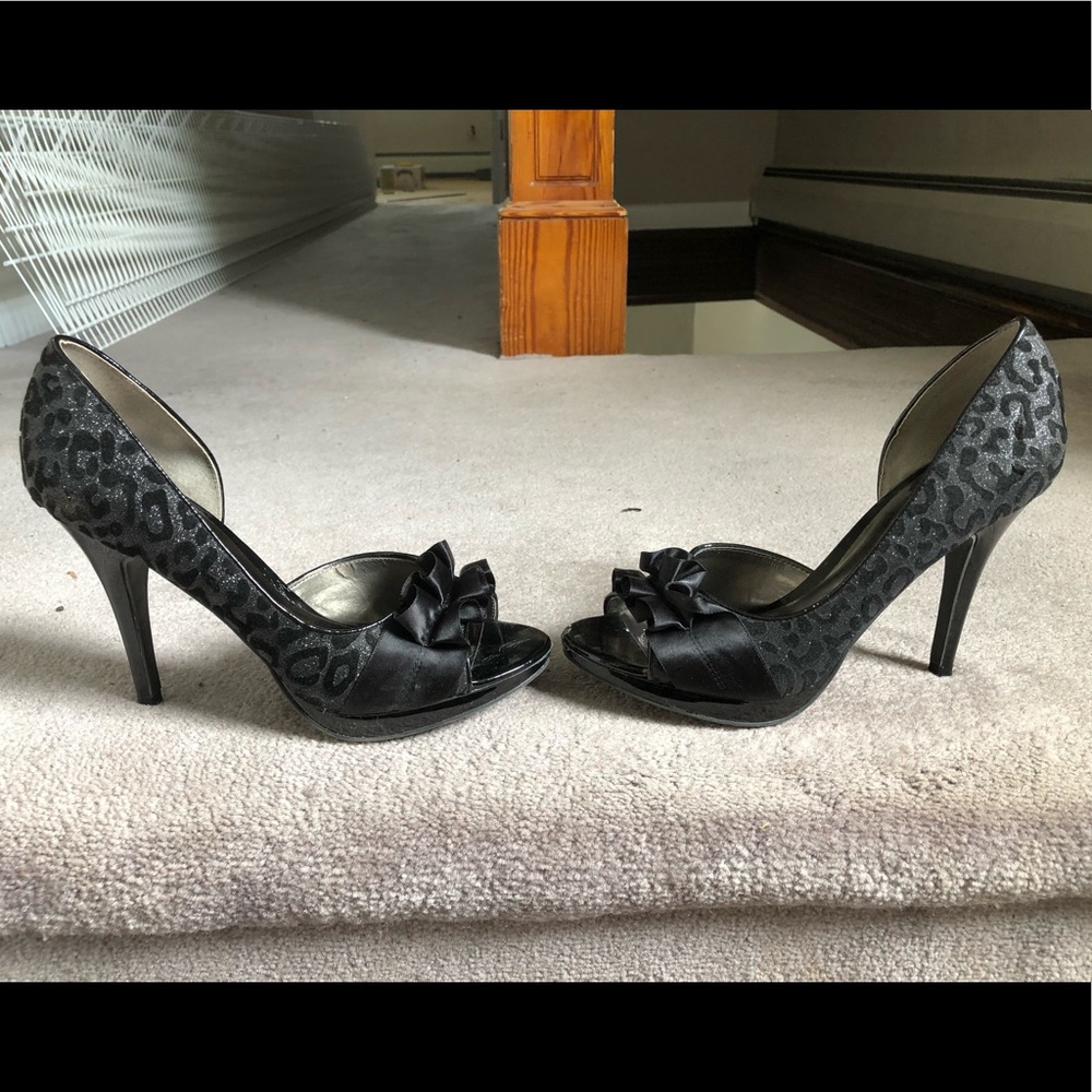 Heels - Picture 3 of 3